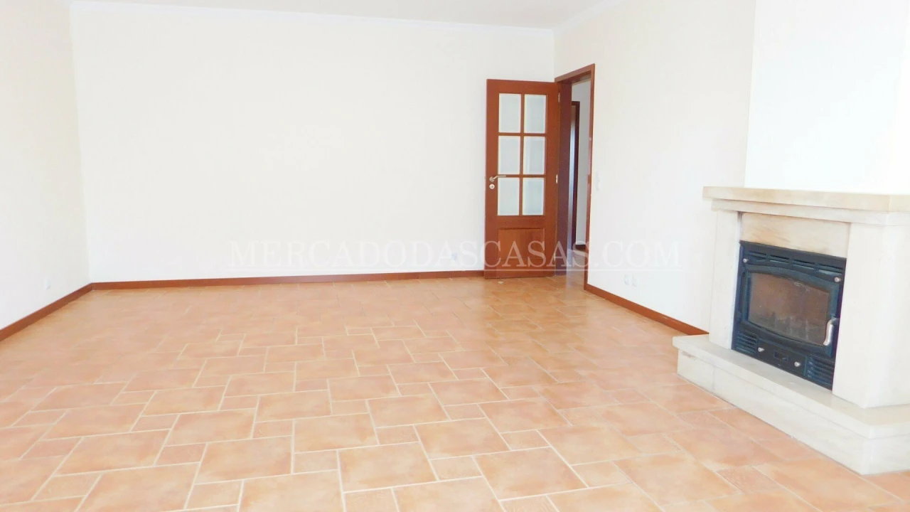 Moradia T3 para Venda em Branca Foto 9