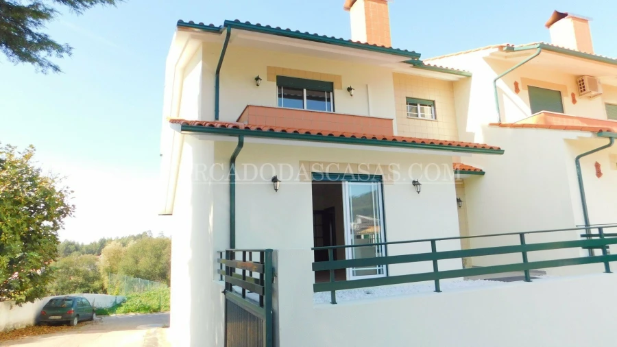 Moradia T3 para Venda em Branca Foto 4