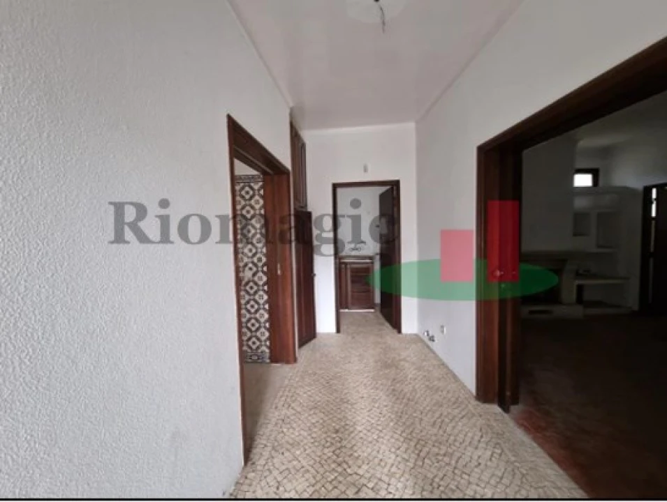 Moradia T4 para Venda em Minde Foto 7