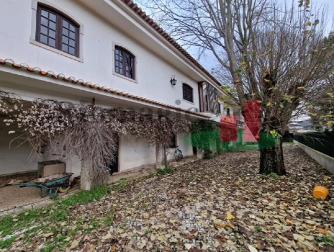 Moradia T4 para Venda em Minde