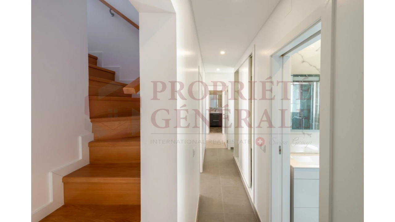 Moradia T4 para Venda em Porches Foto 8