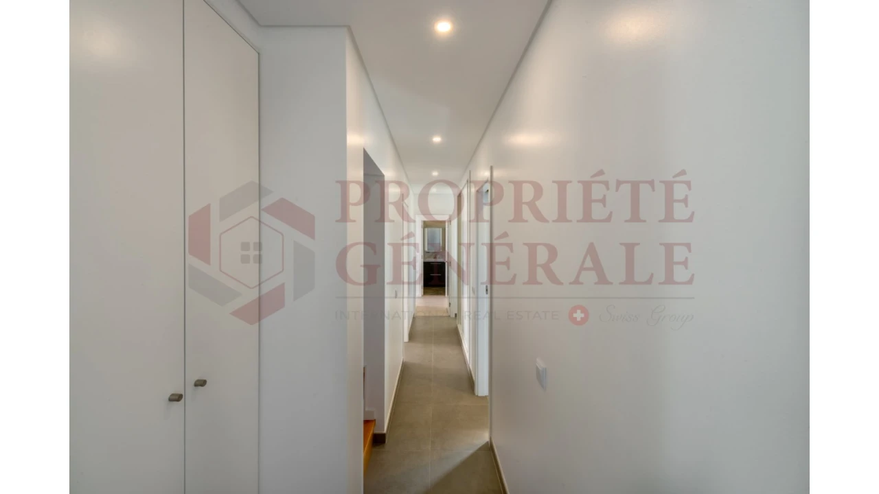 Moradia T4 para Venda em Porches Foto 9