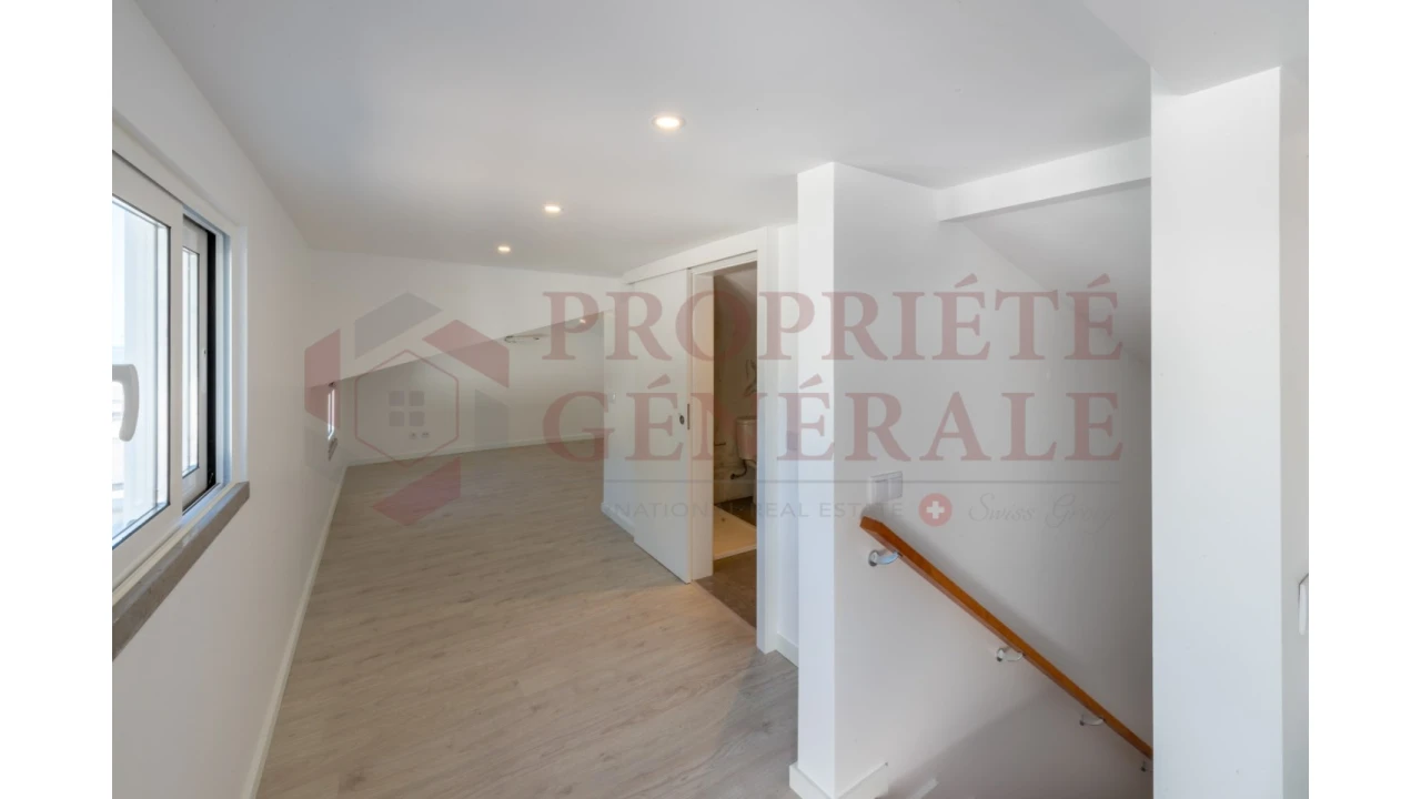 Moradia T4 para Venda em Porches Foto 11