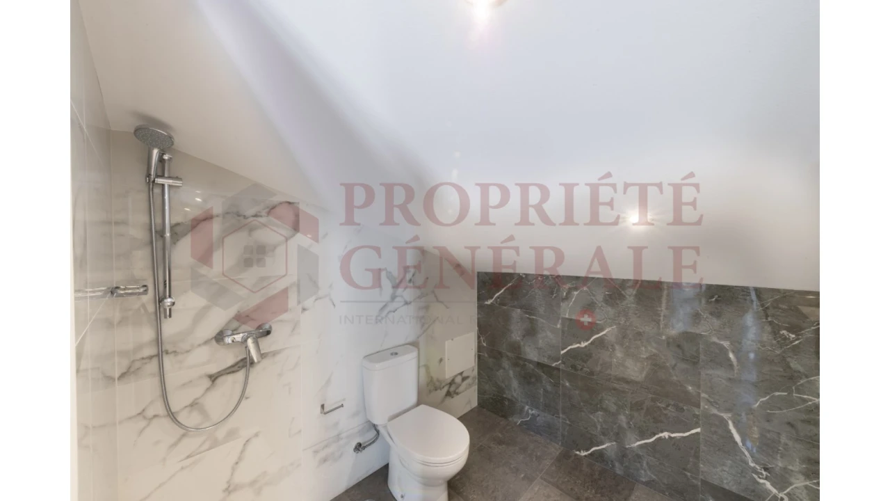 Moradia T4 para Venda em Porches Foto 19