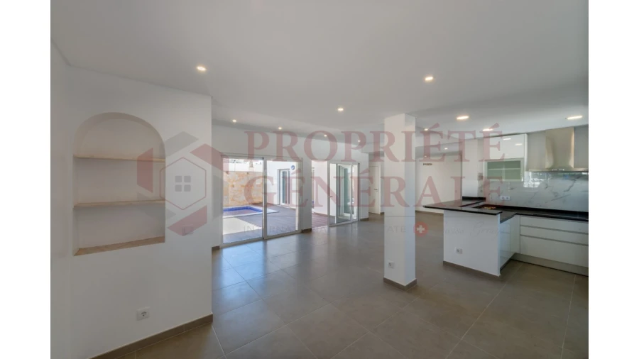 Moradia T4 para Venda em Porches Foto 3