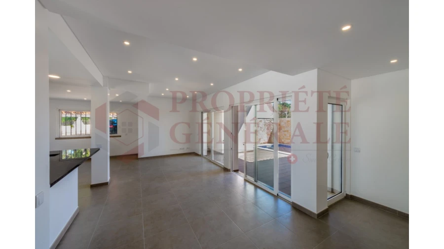 Moradia T4 para Venda em Porches Foto 4