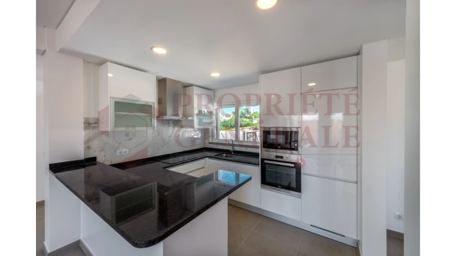 Moradia T4 para Venda em Porches Foto 7