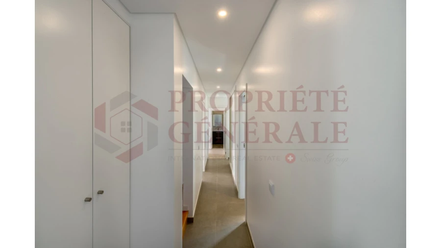 Moradia T4 para Venda em Porches Foto 9