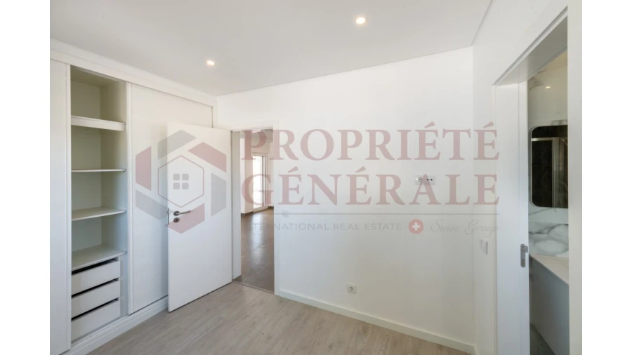 Moradia T4 para Venda em Porches Foto 10