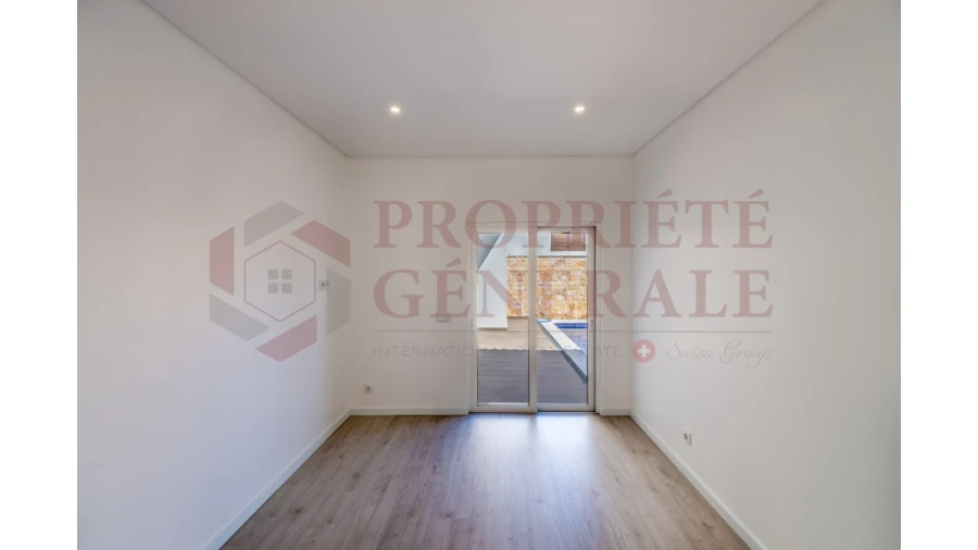 Moradia T4 para Venda em Porches Foto 15