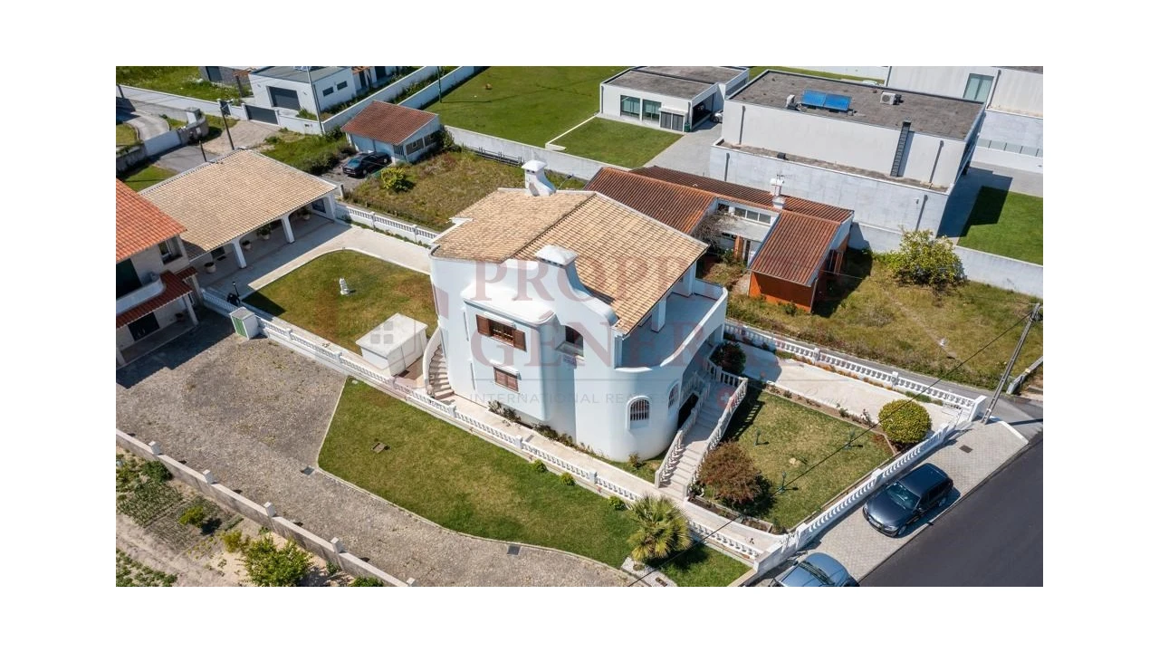 Moradia T4 para Venda em Torreira Foto 2