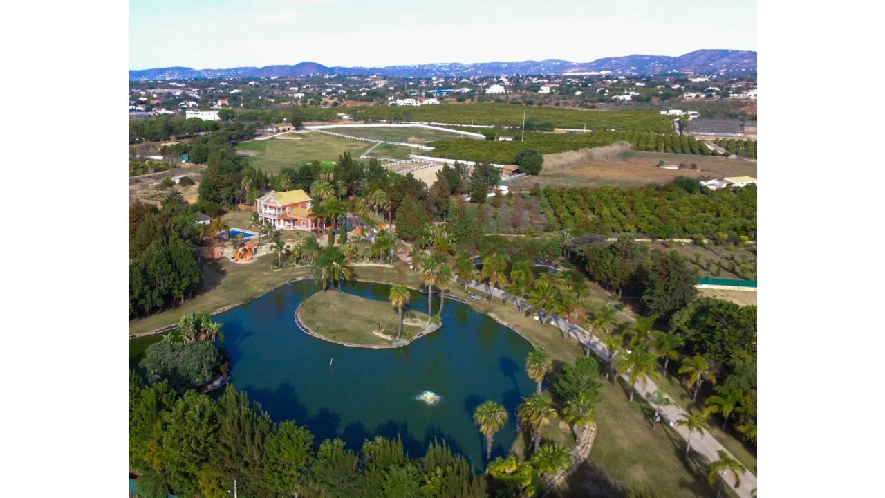 Quinta T4 para Venda em Olhão Foto 4