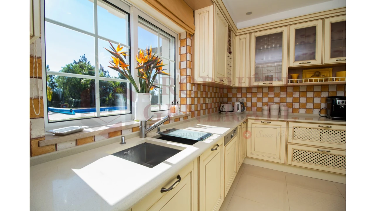 Quinta T4 para Venda em Olhão Foto 9