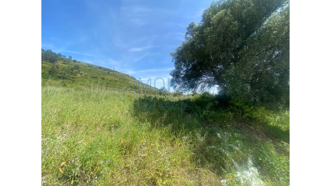 Terreno para Venda em Fanhões Foto 1