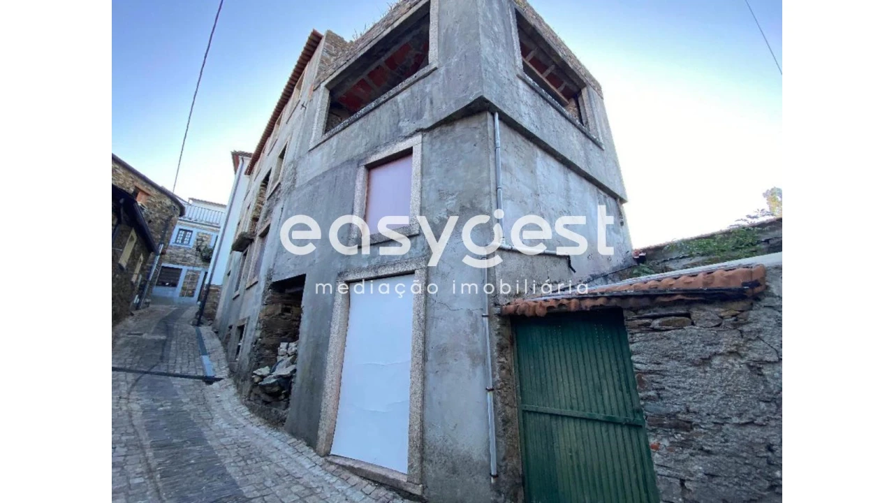 Moradia T5 para Venda em Fajão-Vidual Foto 3