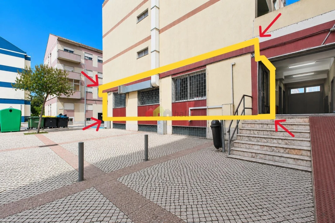 Loja para Venda em Baixa da Banheira e Vale da Amoreira Foto 1
