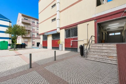 Loja para Venda em Baixa da Banheira e Vale da Amoreira