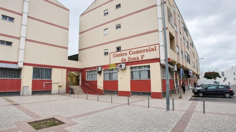 Loja para Venda em Baixa da Banheira e Vale da Amoreira