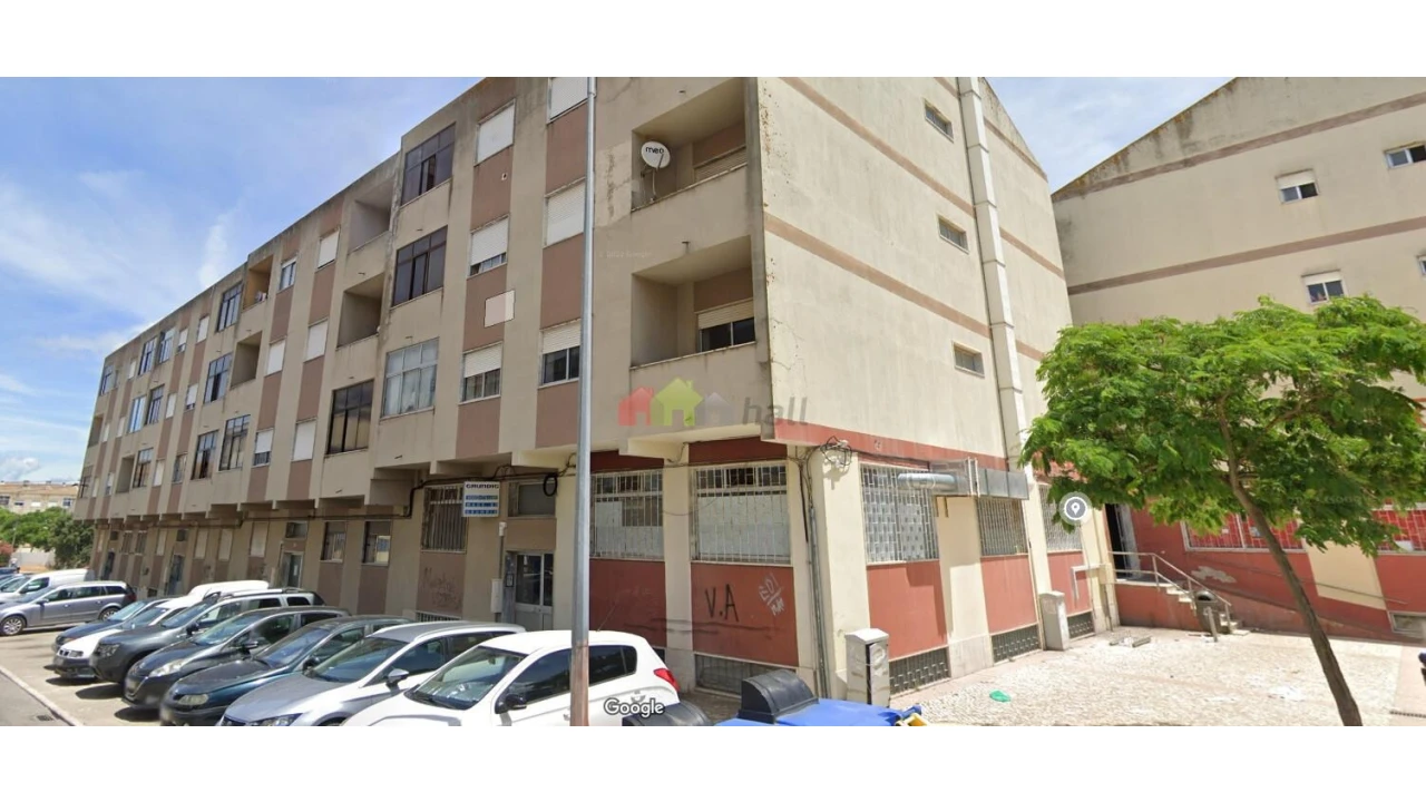 Loja para Venda em Baixa da Banheira e Vale da Amoreira Foto 3