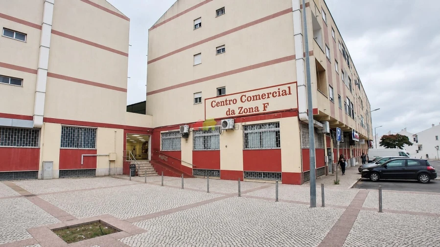 Loja para Venda em Baixa da Banheira e Vale da Amoreira Foto 14
