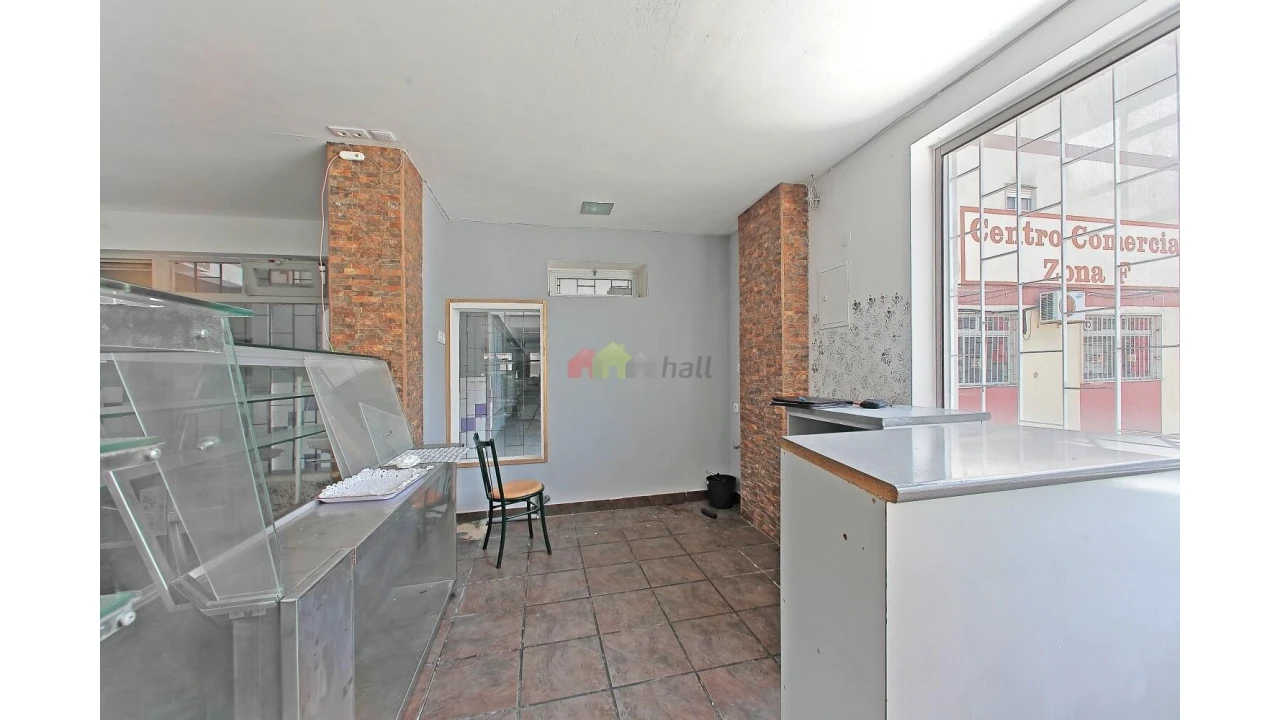 Loja para Venda em Baixa da Banheira e Vale da Amoreira Foto 7