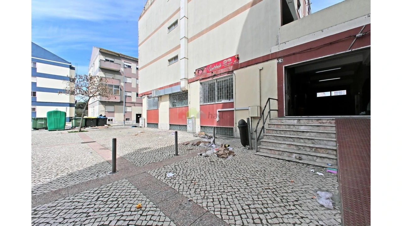 Loja para Venda em Baixa da Banheira e Vale da Amoreira Foto 11