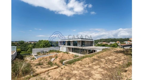 Moradia T4 para Venda em Gulpilhares e Valadares