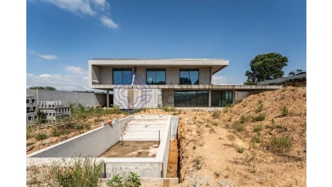 Moradia T4 para Venda em Gulpilhares e Valadares