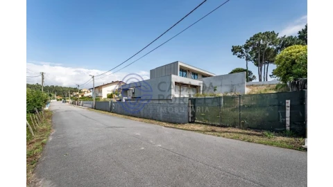 Moradia T4 para Venda em Gulpilhares e Valadares