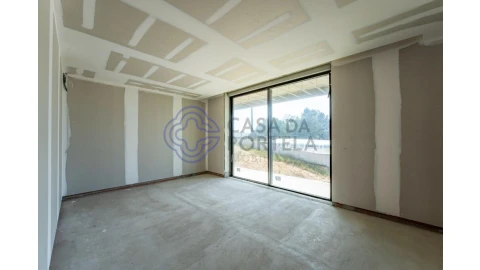 Moradia T4 para Venda em Gulpilhares e Valadares