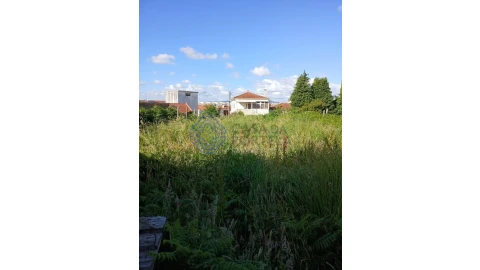 Terreno para Venda em Oliveira do Douro