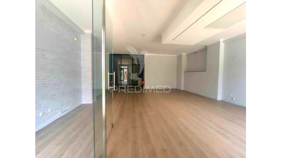 Loja para Arrendamento em Nogueiró e Tenões