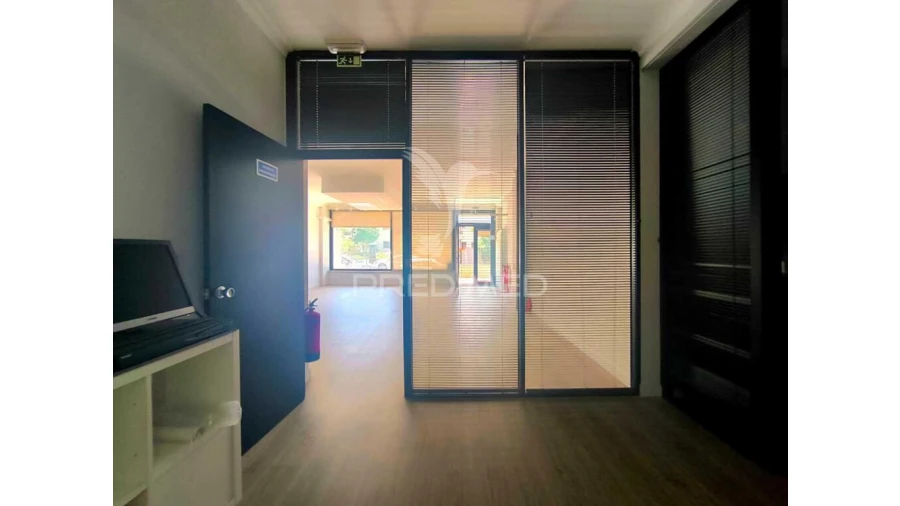 Loja para Arrendamento em Nogueiró e Tenões Foto 7