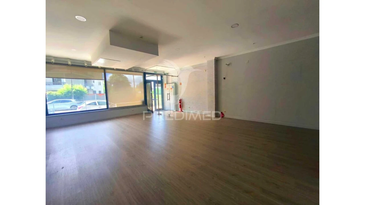 Loja para Arrendamento em Nogueiró e Tenões Foto 5