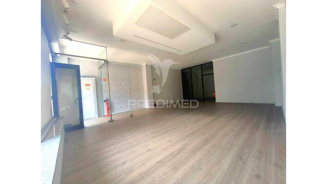 Loja para Arrendamento em Nogueiró e Tenões Foto 4