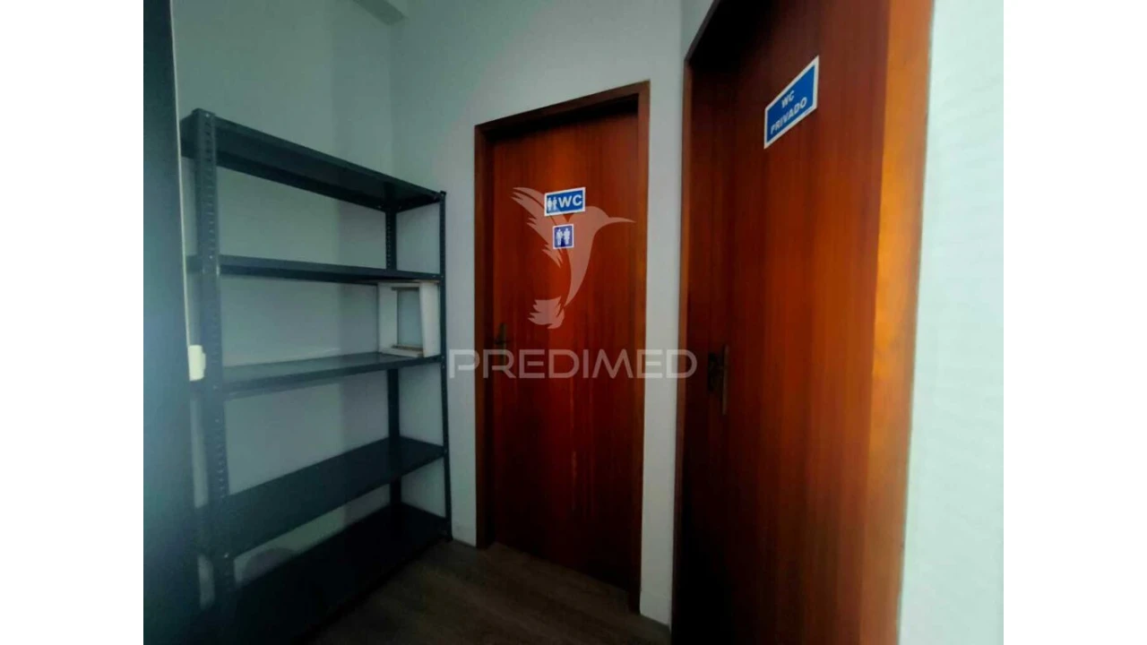 Loja para Arrendamento em Nogueiró e Tenões Foto 8