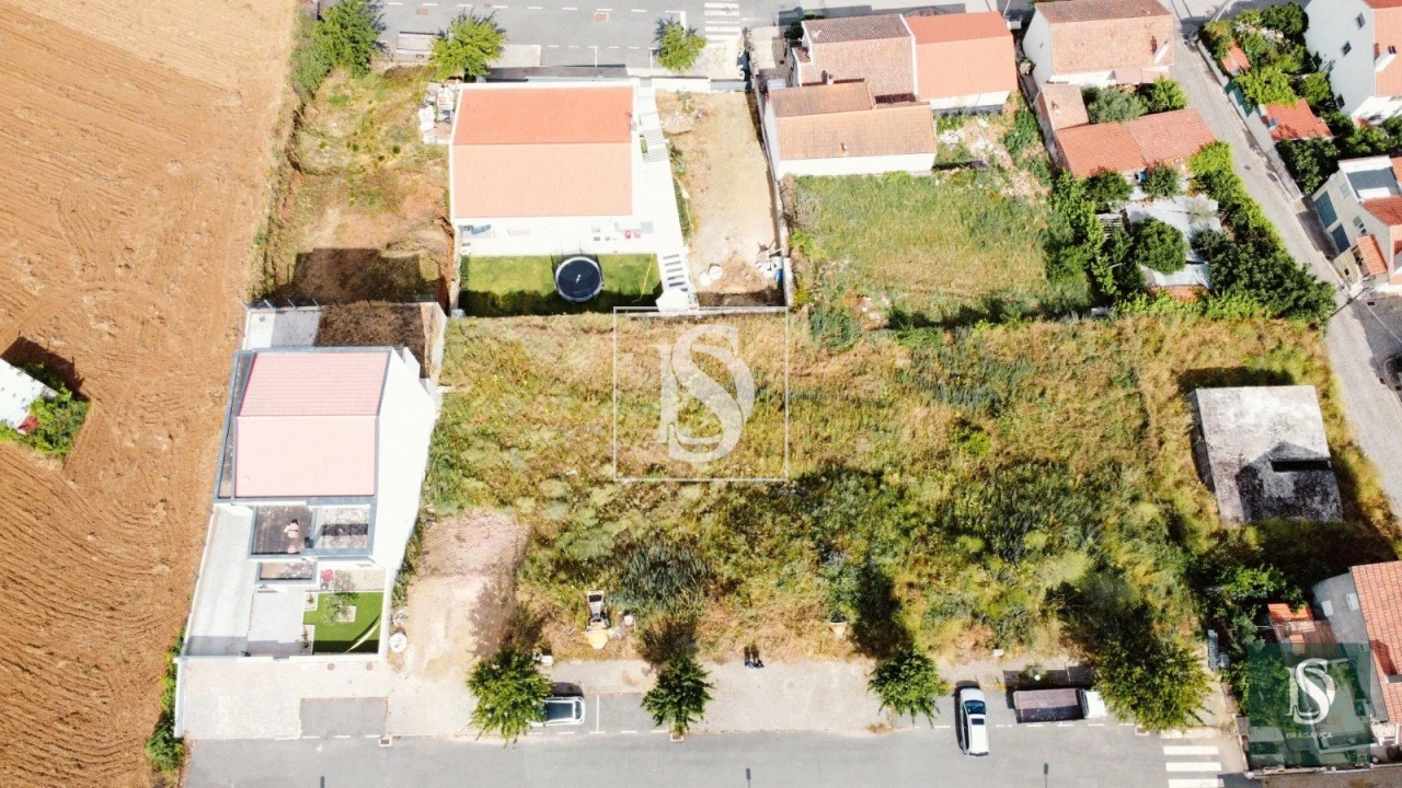Terreno para Venda em Sé, Santa Maria e Meixedo Foto 2