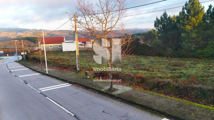 Terreno para Venda em Sabrosa Foto 11
