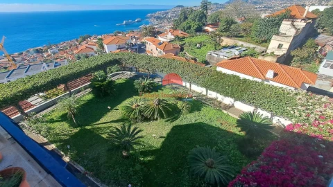 Moradia T4 para Venda em Funchal (Santa Maria Maior)