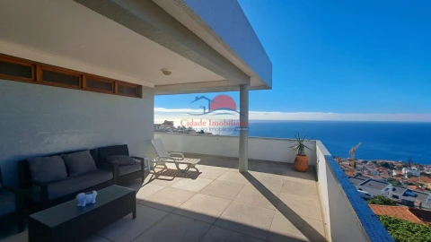 Moradia T4 para Venda em Funchal (Santa Maria Maior)