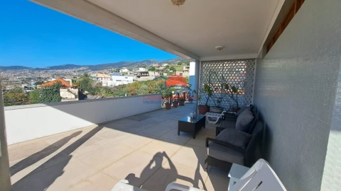 Moradia T4 para Venda em Funchal (Santa Maria Maior)