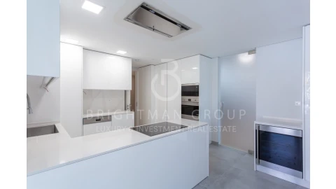 Apartamento T3 para Venda em Carcavelos e Parede