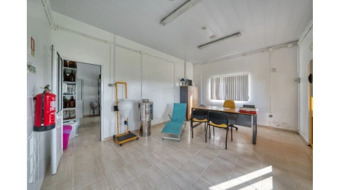 Armazém para Venda em Achete, Azoia de Baixo e Póvoa de Santarém