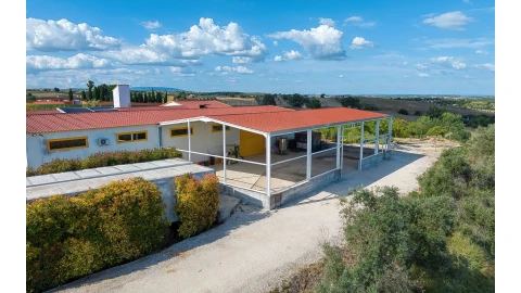 Armazém para Venda em Achete, Azoia de Baixo e Póvoa de Santarém