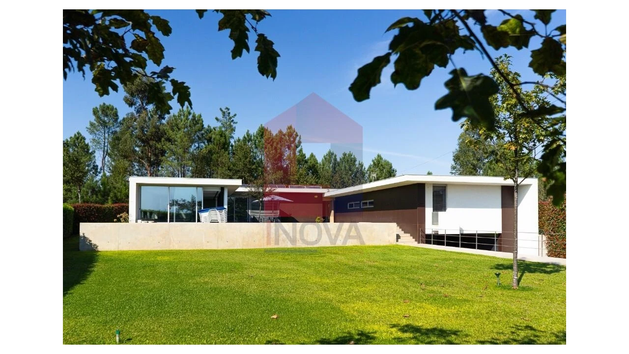 Moradia T4 para Venda em Sabariz Foto 1