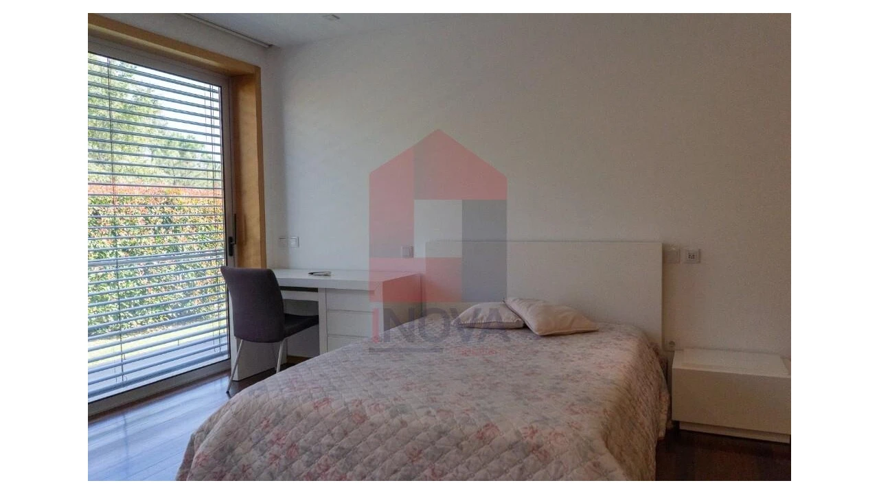 Moradia T4 para Venda em Sabariz Foto 14