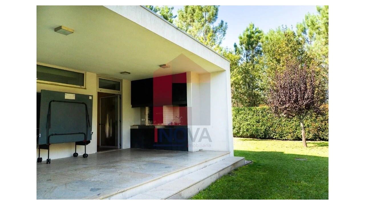 Moradia T4 para Venda em Sabariz Foto 29