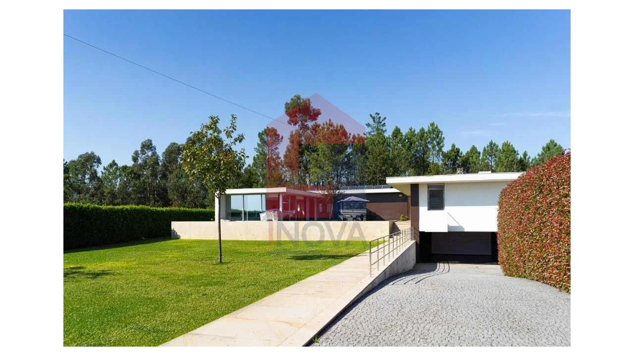 Moradia T4 para Venda em Sabariz Foto 36