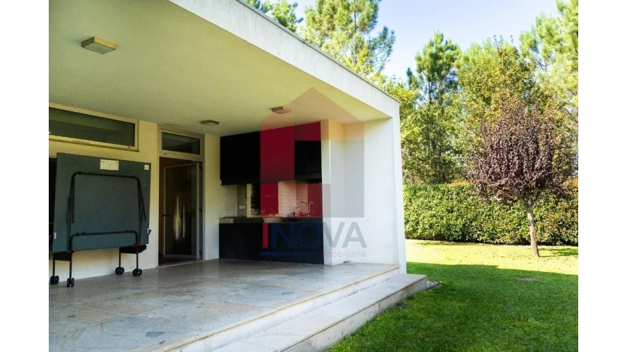 Moradia T4 para Venda em Sabariz Foto 29