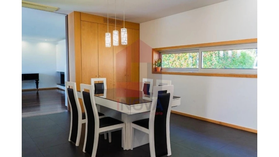 Moradia T4 para Venda em Sabariz Foto 5